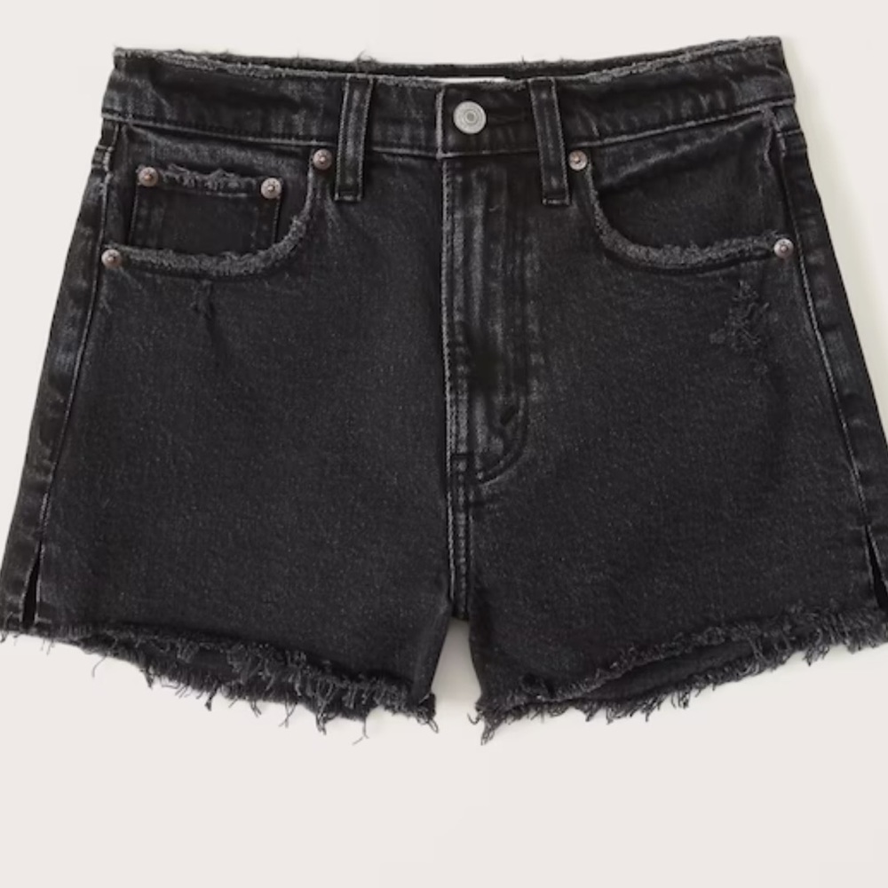Abercrombie High Rise Mom Short in Black, size 26 (2)